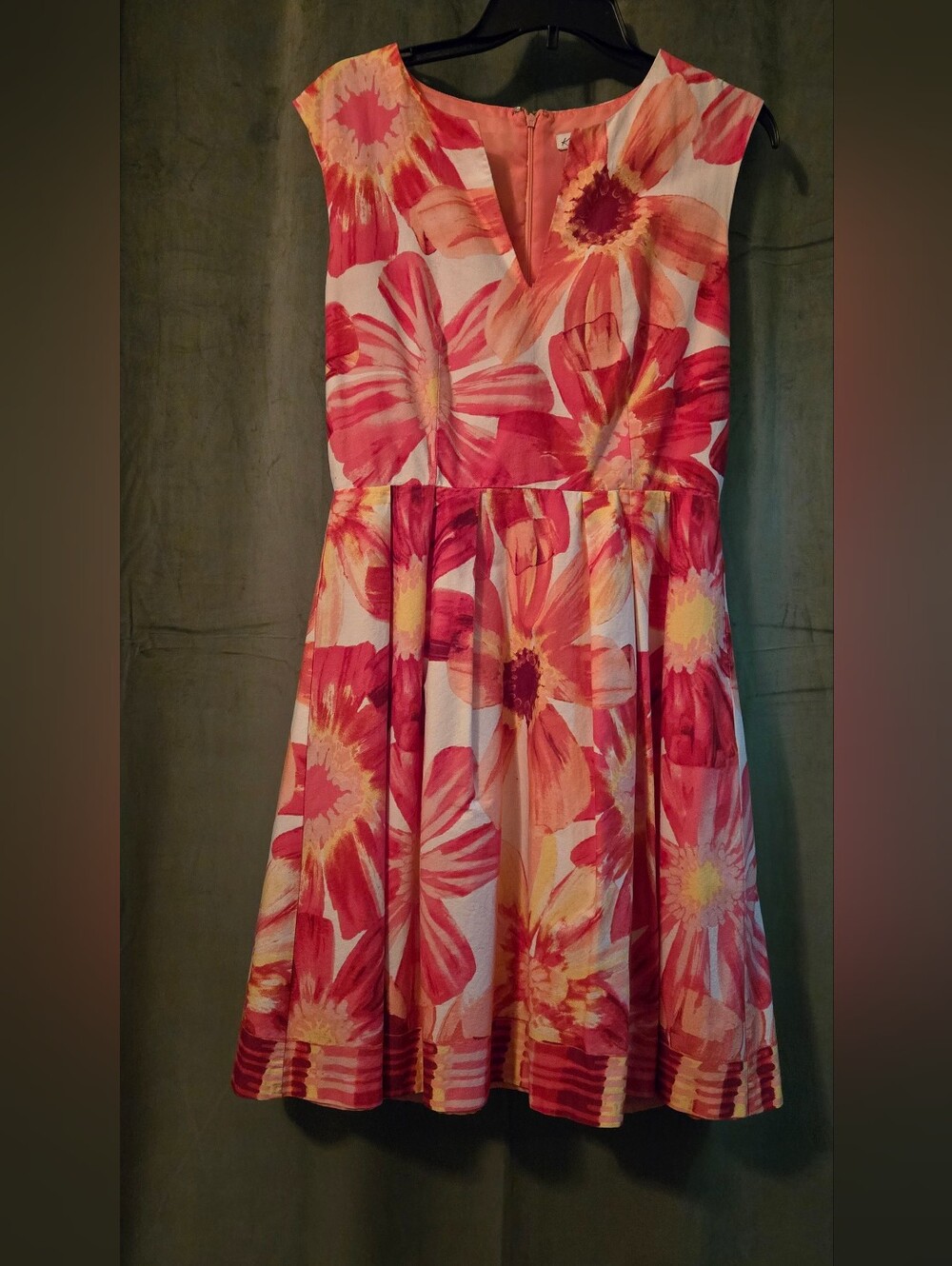 Floral V-Neck Sleeveless Fit & Flare Dress in Pink